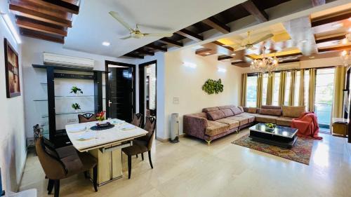 Green Park Apartment | BluO 3BHK Green Park, Private Garden - Balcony