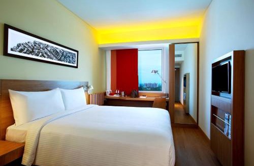 Navalur Hotel | ibis Chennai Sipcot - An Accor Brand