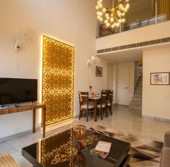Sector 58 Apartment | Stylish 2BHK apartment with highspeed WiFi & kitchen near Golf Course Road, GGN