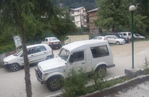 New Manali Hotel | Tourist Hotel 10 minutes walking distance from the mall