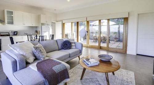 Hindmarsh Valley Bed & Breakfast | Seascape Retreat