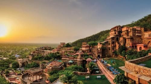Neemrana Hotel | Neemrana Fort-Palace