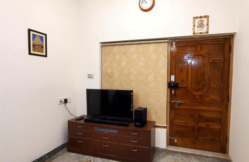 Jabalpur Apartment | Aditya Premium HomeStay- Furnished Air Conditioned- 2BHK