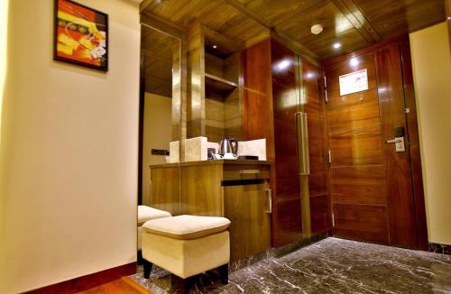 Kanpur Hotel | Regenta Central the Crystal Kanpur,