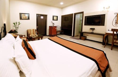 Civil Lines Hotel | Hotel Yatrik