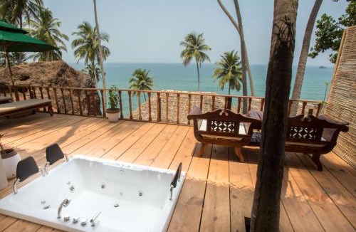 Canaguinim Resort | The Cape Goa