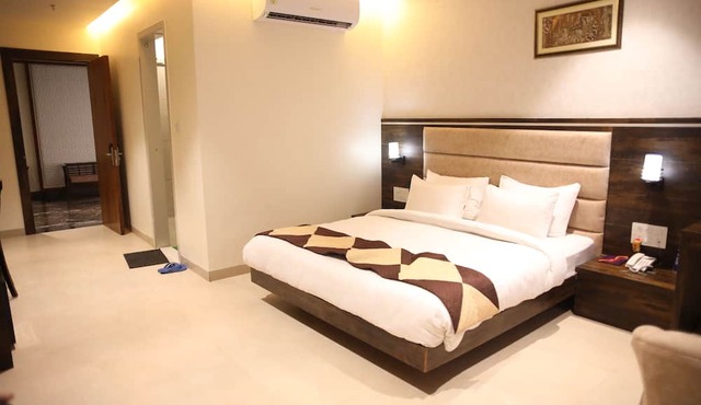 HOTEL PURPLE ORCHID