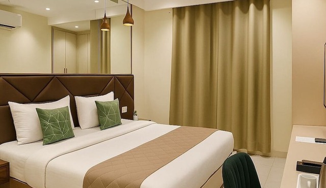 Hotel Leo Saffron