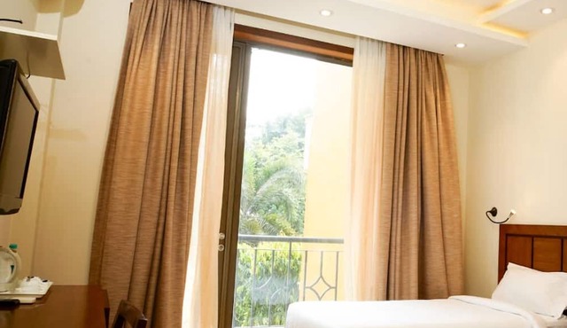 UDS Villa - Next to VFS, Walking to Connaught Place