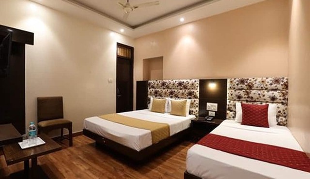 Hotel Amrit Near Old Delhi Railway Station