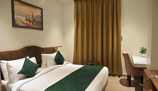 Hotel Gold In Leaf