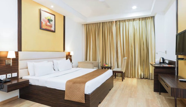 Hotel Hyphen Premier Meerut
