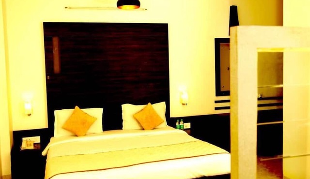 Hotel Kanishk