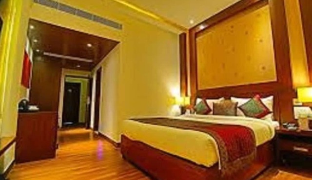 Millionaire Hotel & Resort