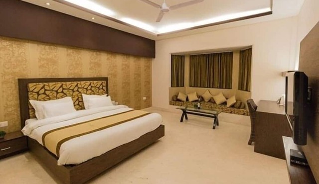 Golden Huts Resorts