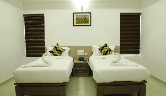 Chandra Inn