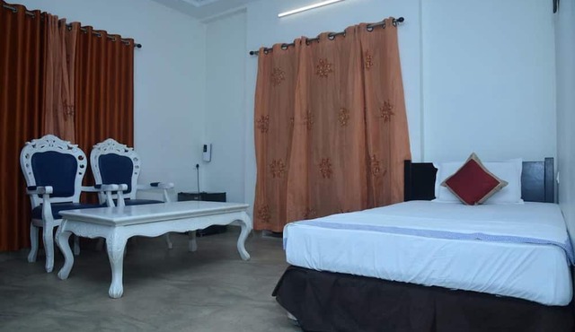Man Singh Hotel and Resorts in Asnawar