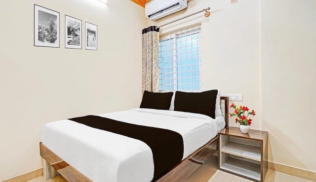 Deluxe Niladri Road Formerly SNV INN