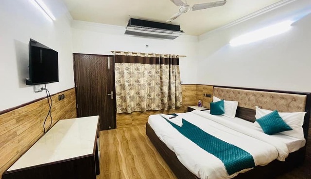 Roomshala Vasant Villas- ILBS Hospital