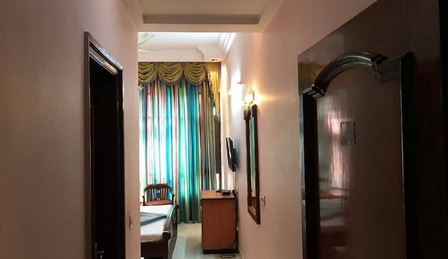 Hotel D R International