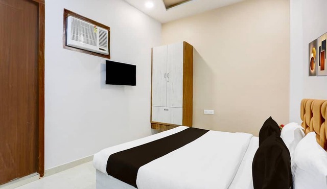 Super Deluxe Room Mohini Guest House