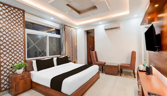 Deluxe With Twin Bedrispana Pul Haridwar