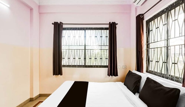 Deluxe With Twin Bed Sundar Nivas