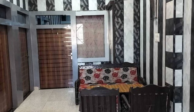 Shiva Family Restaurant Guest House
