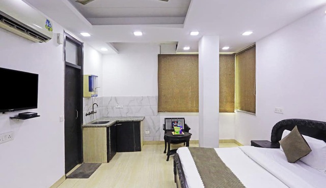 Mauryan Elite Hotel Lajpat Nager