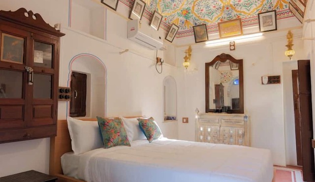 Jeevan Haveli Heritage Hotel And Museum