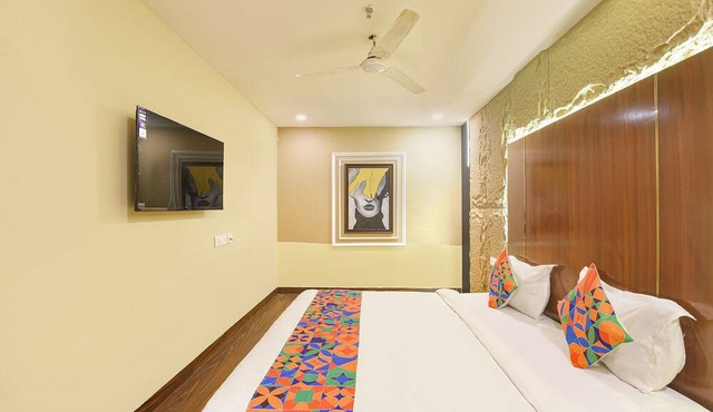 Fabhotel Crescent