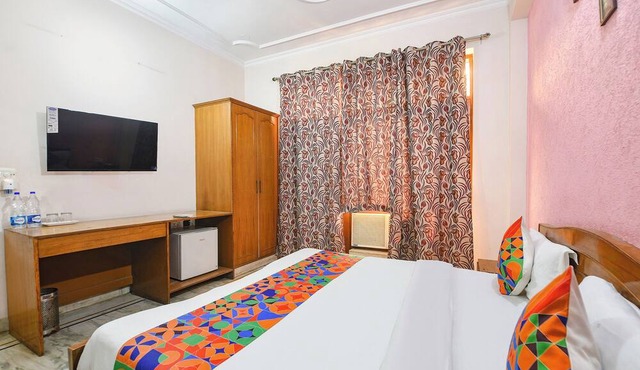 Fabhotel The Paradise