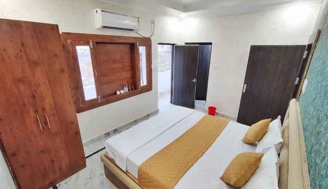 Soni's Mansion-100m from Khajuraho Temples
