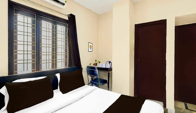 Hotel O Kothapet Near Omini Hospital in Hyderabad