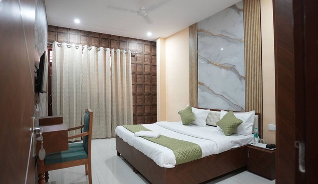 Hotel Saina Stay Inn