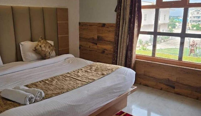 Avadh Sunshine Palace Hotel & Resort
