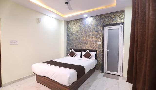 Shree Krishna Inn