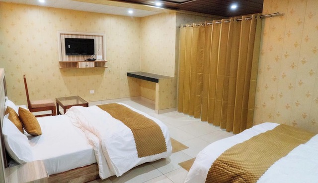 Hotel SNR Grand