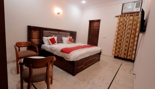 Room-home Stay Cum Bed and Breakfast