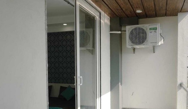 BnBBuddy- Zoomers Home@ 1BR at Gurugram with WiFi, AC