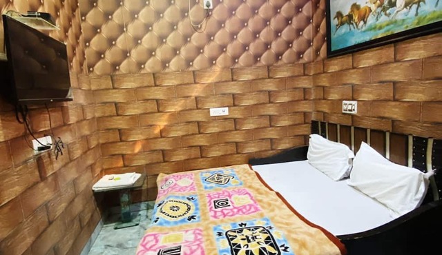 Manali Hotel By GRB
