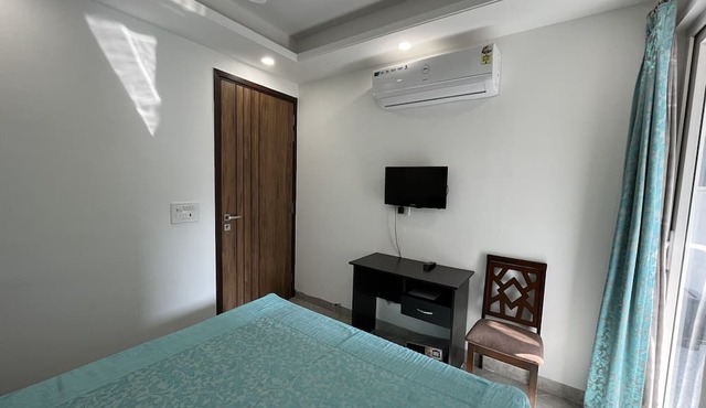 Fully Furnished Room in Hauz Khas