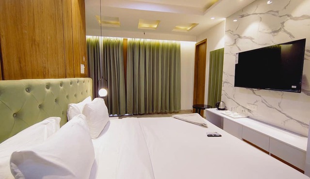 The Hoften Elite Millennium City, Gurugram
