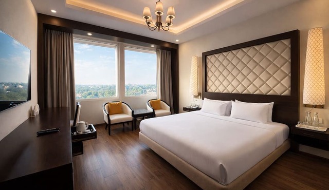 Clarks Avadh, Lucknow