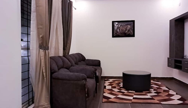 Roomshala 135 Paradise Villa Banglore