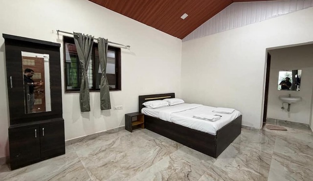 Ivystone Cottages in Bhilar