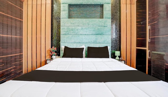 Super Deluxe Room Palette Swaroop Nagar Shanti Kutir