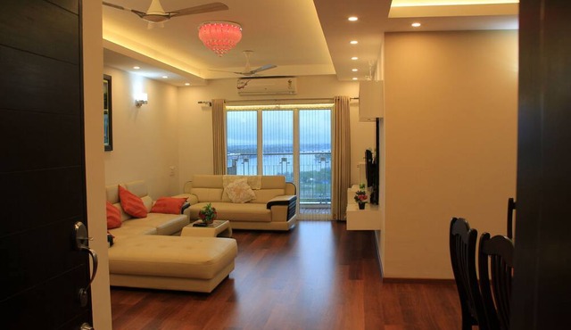 Cochin Luxury Apartment Backwater facing 4 BRK Marine Drive