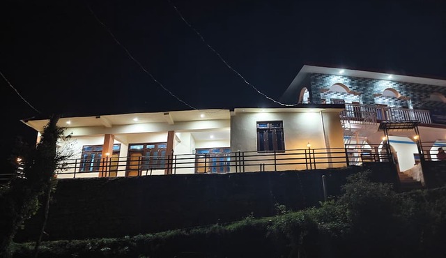 Gorgeous 9-bedroom hotel in tranquil Chopta with fitness room
