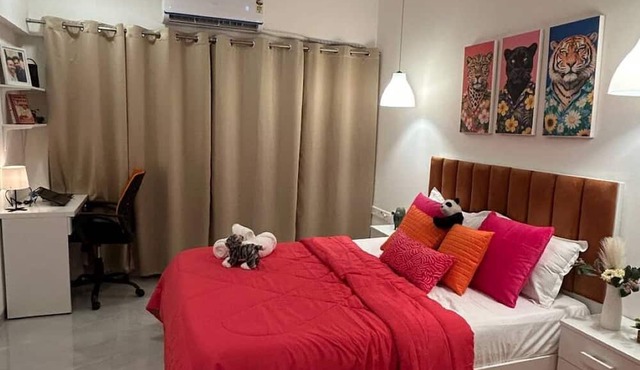 Casa kaleido 2BHK near BKC/NMACC/Gym access in Mumbai